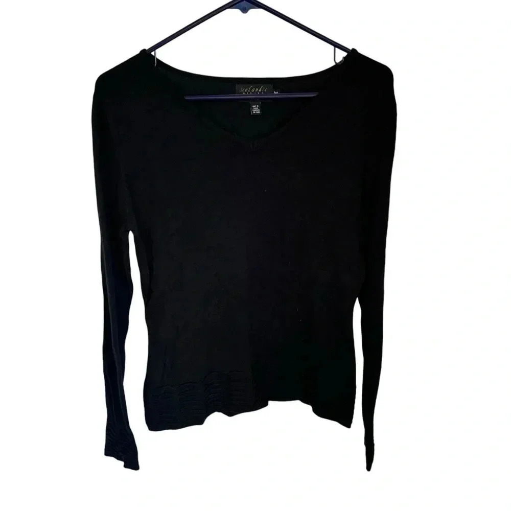 Icelandic Design Black V Neck Light Weight Sweater size M